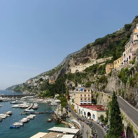 ディモーレ デ ルカ シー ビュー ゲストハウス 4*