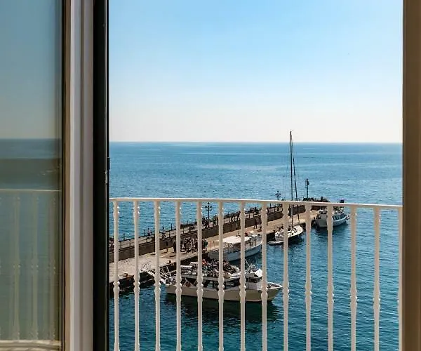 ゲストハウス ディモーレ デ ルカ シー ビュー アマルフィ