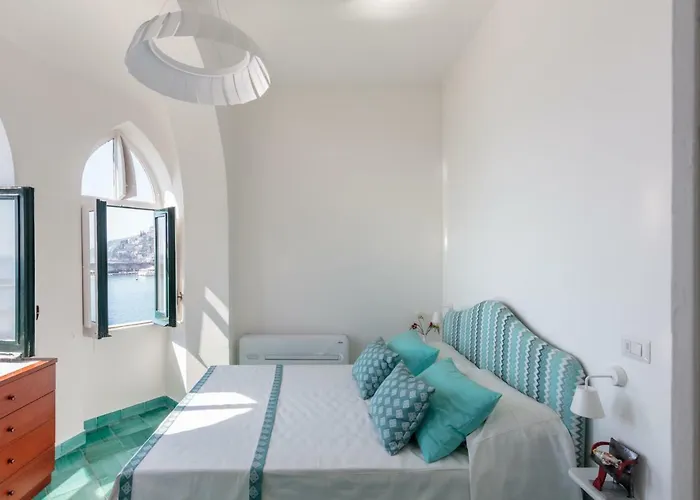 ゲストハウス ディモーレ デ ルカ シー ビュー