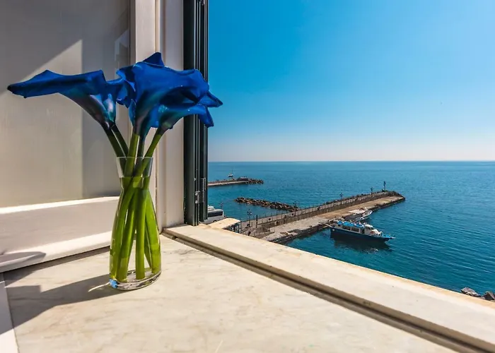 ディモーレ デ ルカ シー ビュー ゲストハウス 4*