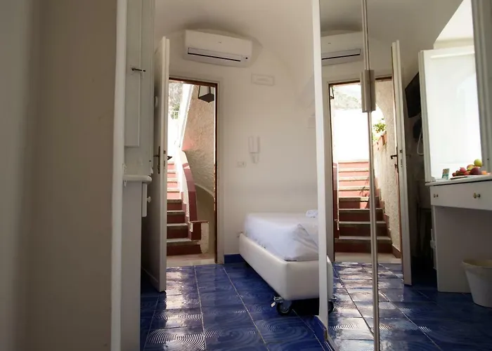 ディモーレ デ ルカ シー ビュー 4*