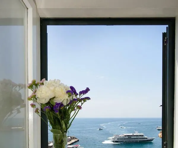 ディモーレ デ ルカ シー ビュー ゲストハウス 4*