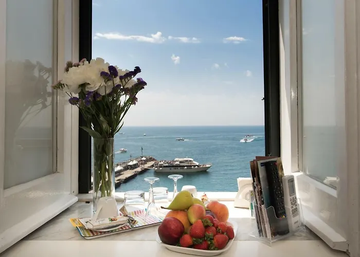 ディモーレ デ ルカ シー ビュー ゲストハウス 4*