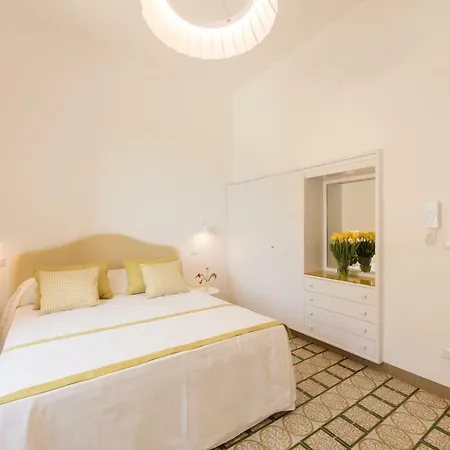 Dimore De Luca- Sea View Penzion 4*